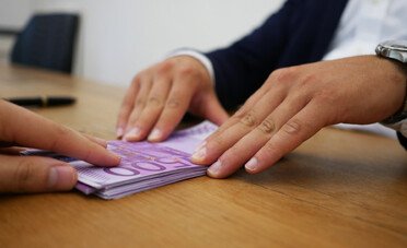 Debito con un parente, per legge si deve pagare?