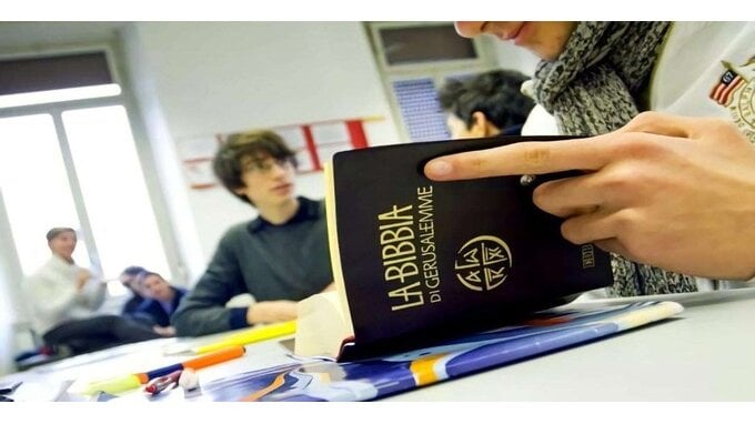 Quanto guadagna un insegnante di religione? Lo stipendio e come diventarlo