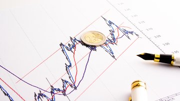 BTP sotto pressione. Il mercato obbligazionario sta anticipando una crisi che nessuno vede