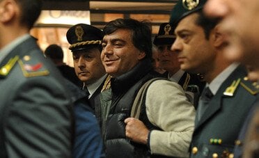 Chi è e quanto guadagna Valter Lavitola, l'imprenditore indagato per l'attentato a Ranucci