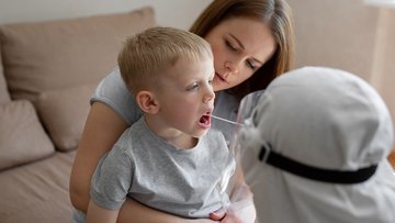 Boom di contagi nei bambini under 12: l'allarme degli esperti