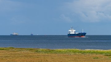 Nel 2025, più di 60 petroliere provenienti dalla Russia hanno attraccato in Europa. Ed è tutto legale 