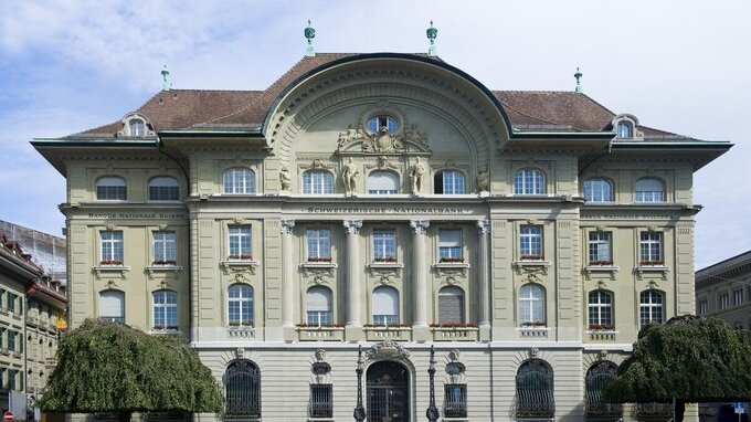 Perdita miliardaria per la Banca Nazionale Svizzera. E a febbraio cresce anche l'inflazione (+0,7%)