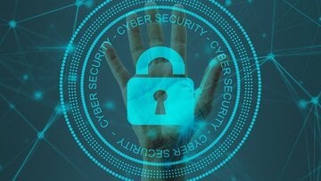 Cyberattacchi in Italia +42% nel 2025: 2 aziende su 3 colpite. «Ci attaccano con l'AI, ci difendiamo con gli Excel»