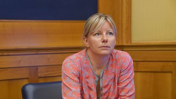 Chi è Sara Cunial: biografia, carriera e teorie della deputata No Vax