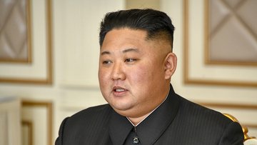 La Corea del Nord mostra un nuovo imponente missile