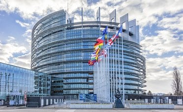 L'Europa sposta il focus dalla sostenibilità alla competitività: la Commissione UE rivede le regole ESG
