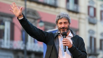 Che fine ha fatto Roberto Fico? Cosa fa oggi l'ex presidente della Camera