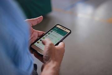 WhatsApp, come fare apparire l'orario di ultimo accesso congelato?