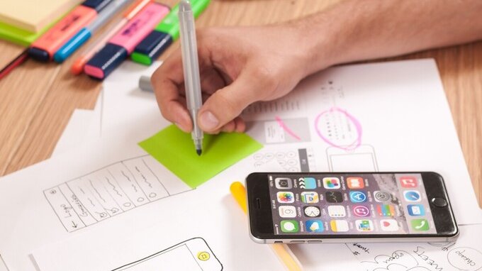 UX/UI designer: chi è, cosa fa, formazione, quanto guadagna