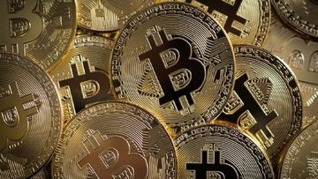 Bitcoin sfonda i $10.000: che succede?