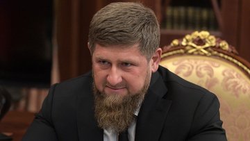 Chi è Ramzan Kadyrov, lo spietato leader ceceno alleato di Putin e cosa vuol dire la sua presenza in Ucraina
