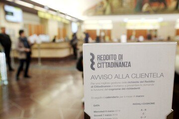Reddito di Cittadinanza: nel 2022 lo perde chi non va ogni mese al centro per l'impiego