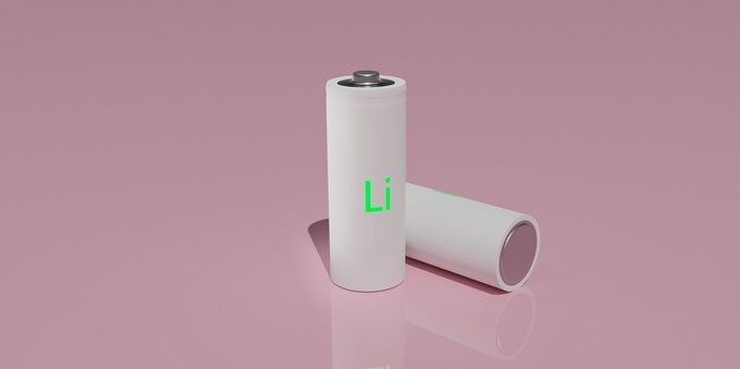 Batterie al litio: sono pericolose? Quando possono prendere fuoco o esplodere 
