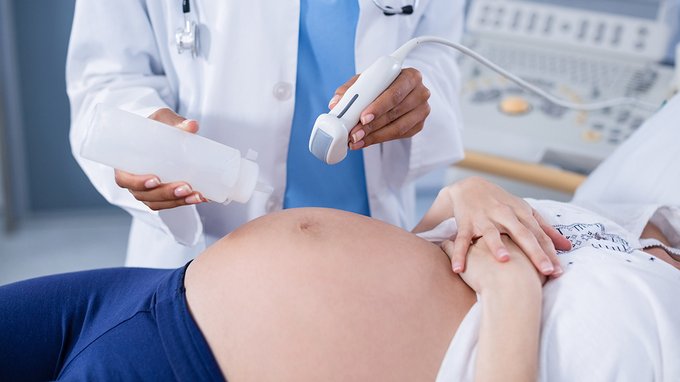 Diritto all'aborto: cos'è la Legge 194 e come potrebbe cambiare con Giorgia Meloni