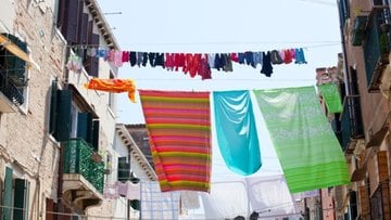 Quest'uomo è diventato ricco con i calzini sporchi. Oggi fattura oltre €31 milioni