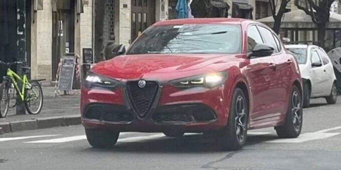 Alfa Romeo Stelvio 2023: nuove foto spia 