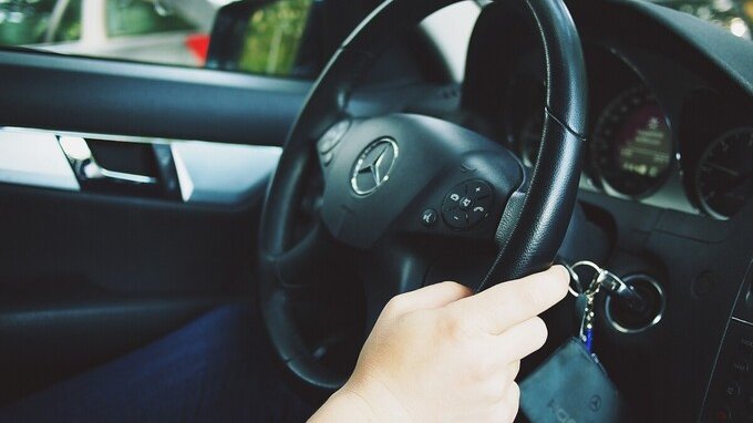 Come diventare autista di auto blu e quanto si guadagna