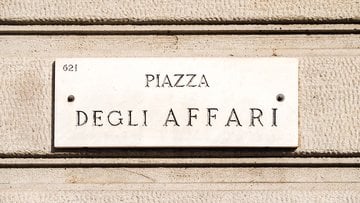 Il filtro Buffett premia 5 azioni del FTSE MIB. Gli analisti sono d'accordo?