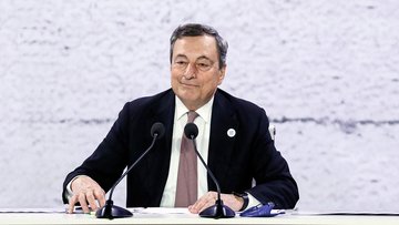 Draghi lancia l'alert contro il pericolo di un'Europa nelle mani dei sovranisti. E presenta il vero leader