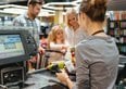 Busta paga, aumenti per 3 milioni di lavoratori. Si punta a 220 euro in più al mese