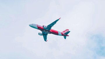 Sai perché in aereo si entra sempre sul lato sinistro?