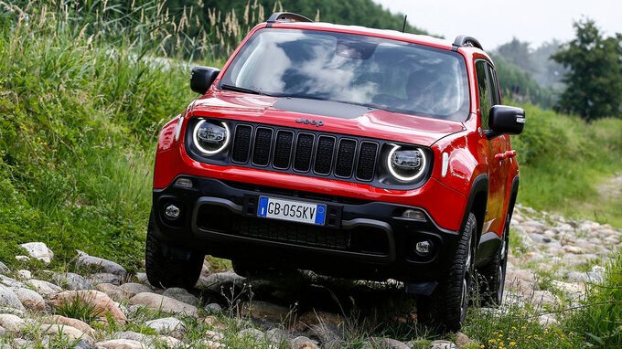 Molti italiani non sanno che il freno di un'auto ha una funzione nascosta