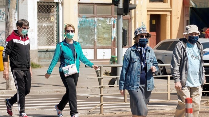 Immunità di gregge: la strategia per sconfiggere il coronavirus può funzionare?