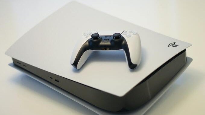 Come comprare PlayStation 5 su invito su Amazon: ecco come funziona il nuovo sistema