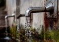 L'ordinanza che blocca le maxi bollette dell'acqua, quando scatta il diritto a non pagare il conguaglio
