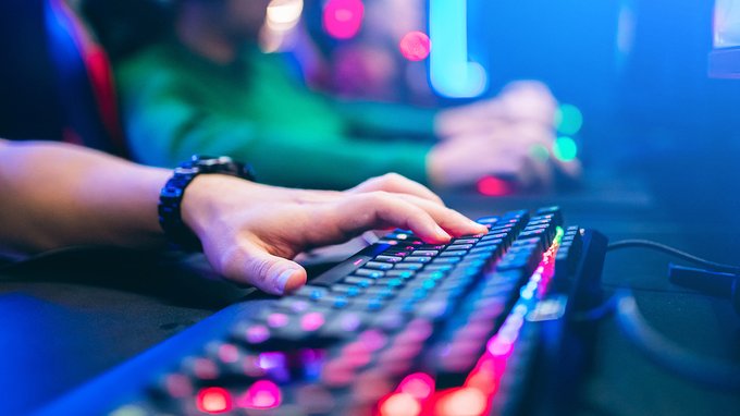 Sale LAN ed eSports: perché sono illegali oggi e quando potrebbero riaprire