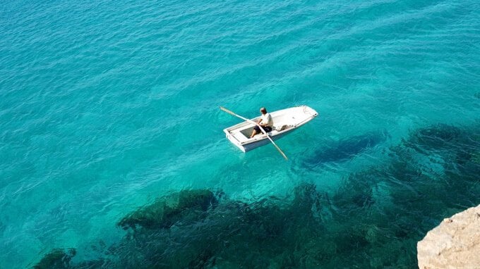 Stipendio da 2.000 euro e casa gratis in un'isola da sogno. Come candidarsi