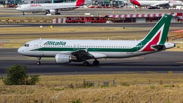 Alitalia, storia di una crisi: politici e sindacalisti a confronto (VIDEO)