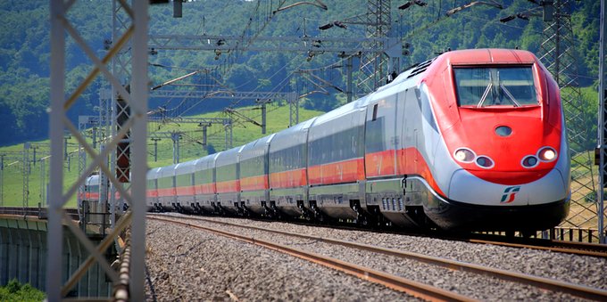 Treno Frecciarossa Roma Milano in 2 ore e 45 minuti: orari e prezzo biglietto