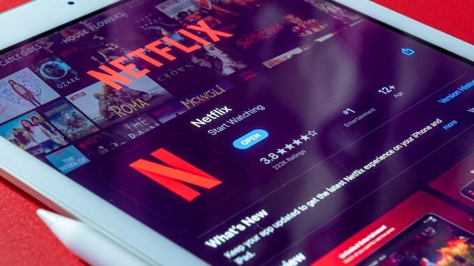 Netflix dopo il crollo è pronta a guadagnare con la pubblicità