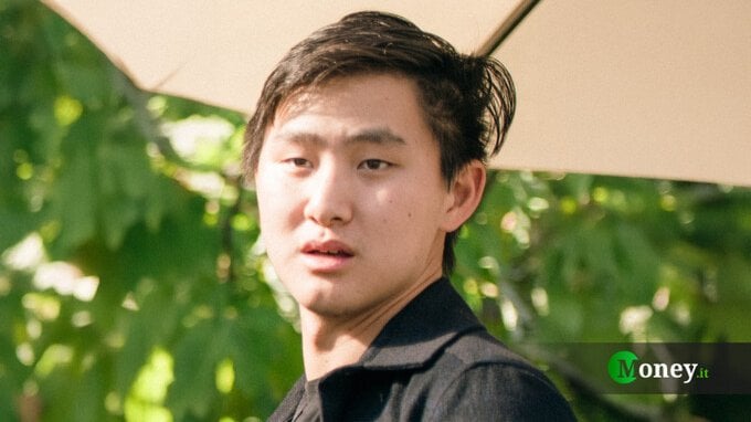 Chi è Alexandr Wang, il fondatore di Scale AI diventato il miliardario tech più giovane del mondo 