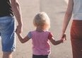 Chi ha figli non paga queste “tasse”: esenzioni e riduzioni per le famiglie