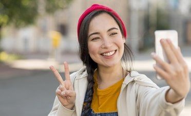 Albo degli influencer al via. Chi deve iscriversi, obblighi e sanzioni