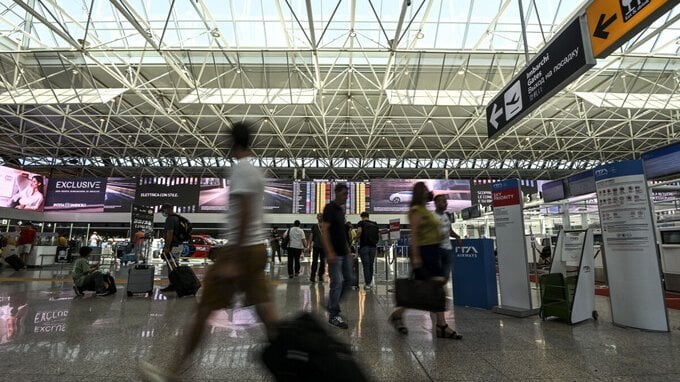 Negato imbarco a 6,6 milioni di passeggeri nonostante avessero biglietto e passaporto 