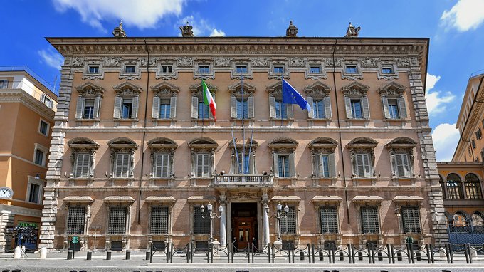 Approvato il regolamento del Senato: nuove regole su commissioni, gruppi e cambio casacca in vista delle elezioni