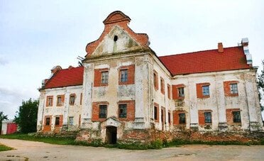 Monastero di 400 anni venduto al prezzo di una pizza. E c'è anche un terreno di 2.700 metri quadrati