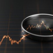 Bond oggi – Le scadenze corte guidano i mercati. Come si muove il nuovo Btp a 10 anni. Tassi decrescenti, due novità