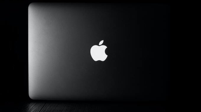 Il MacBook più potente ha uno sconto imperdibile, se lo compri ora risparmi 250 euro