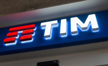 TIM annuncia nuovi aumenti dal 3 dicembre 2026. Chi pagherà fino a 2,99 euro in più