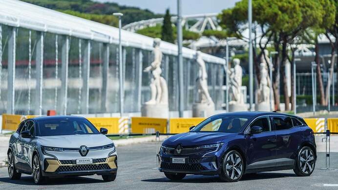 Renault Italia e Sport e Salute: nel Tour 2022 protagonista Megane E-Tech Electric 