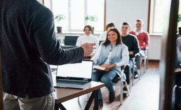 Cos'è il reddito di merito e come funziona la novità adottata in Calabria