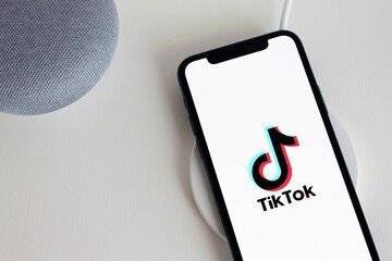 TikTok vende la divisione USA. Tra gli acquirenti c'è anche Oracle