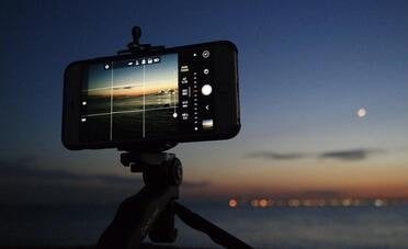 Come rimuovere persone e oggetti da una foto