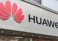 Huawei lancia Pura X Max. Parte la sfida ad Apple e Samsung