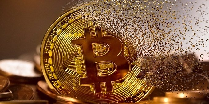 Crollo per Bitcoin e criptovalute. Perché il settore crypto è in crisi
